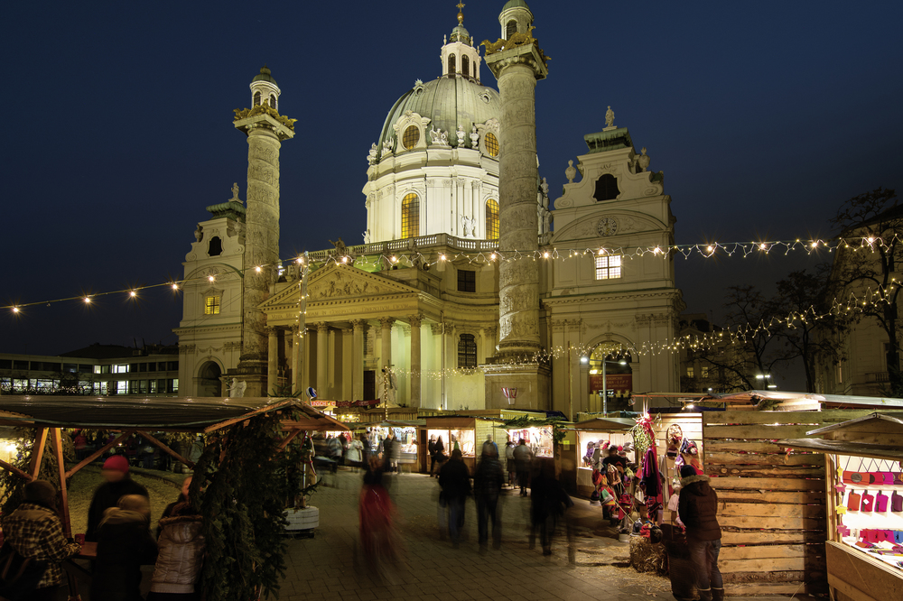 Advent market in front of the Karlskirche